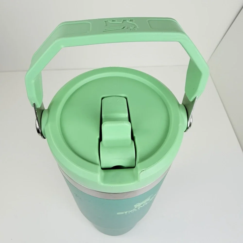 Stanley IceFlow Flip Straw Tumbler 30 oz Jade Green Insulated Bottle Handle - Picture 5 of 11